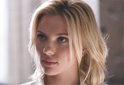 Scarlett Johansson in <i>Match point</i>” />La prima vera classifica del box office 2006 premia Woody Allen. <em>Match point</em>, la sua nuova regia, ha infatti incassato quasi due milioni di euro, finendo davanti ad altre due pellicole esordienti, come <em>40 anni vergine</em> e <em>The new world</em>. Particolarmente interessante il dato di <em>40 anni vergine</em>, uscito in un numero di copie decisamente inferiore a quello degli altri due film. </p>
<p>Alle spalle delle nuove entrate ritroviamo i film natalizi, con <em>Ti amo in tutte le lingue del mondo</em> in testa. Il film di Pieraccioni non ha però ancora raggiunto l’incasso totale di <em>Natale e Miami</em>, che si conferma il migliore incasso della stagione.</p>
<p>Le altre due nuove entrate della settimana, <em>Parentesi tonde</em> e <em>U Carmen</em>, si sono infine attestate su incassi decisamente bassi, dovuti anche a una distribuzione decisamente limitata.</p>
<p><strong>Box Office</strong> weekend 6-8 gennaio 2006<br />
<strong>1</strong>   <em>Match point</em>   <strong> 1.873.740 </strong>   (1.873.740)<br />
<strong>2</strong>   <em>40 anni vergine</em>   <strong> 1.470.651 </strong>   (1.470.651)<br />
<strong>3</strong>   <em>The new world</em>   <strong> 1.139.027 </strong>   (1.166.240)<br />
<strong>4</strong>   <em>Ti amo in tutte le lingue del mondo</em>   <strong> 1.074.405 </strong>   (18.616.721)<br />
<strong>5</strong>   <em>Le cronache di Narnia: Il leone, la strega e l’armadio</em>   <strong> 967.982 </strong>   (15.423.216)<br />
<strong>6</strong>   <em>Saw 2 – La soluzione dell’enigma</em>   <strong> 863.879 </strong>   (4.179.879)<br />
<strong>7</strong>   <em>Derailed – Attrazione letale</em>   <strong> 385.782 </strong>   (385.782)<br />
<strong>8</strong>   <em>Natale a Miami</em>   <strong> 384.981 </strong>   (21.090.239)<br />
<strong>9</strong>   <em>Memorie di una geisha</em>   <strong> 376.007 </strong>   (3.853.242)<br />
<strong>10</strong>   <em>Vizi di famiglia</em>   <strong> 236.122 </strong>   (2.963.950)</p>
<p><strong>Altre</strong> nuove uscite<br />
<strong>30</strong> <em>Parentesi tonde</em>   <strong> 6.998 </strong><br />
<strong>31</strong> <em>U Carmen</em>   <strong> 6.286 </strong></p>
<p><strong>Media</strong> incassi per sala<br />
<strong>1</strong> <em>40 anni vergine</em>   <strong> 7.239 </strong><br />
<strong>2</strong> <em>Match point</em>   <strong> 6.841 </strong><br />
<strong>3</strong> <em>Ti amo in tutte le lingue del mondo</em>   <strong> 6.259 </strong><br />
<strong>4</strong> <em>The new world</em>   <strong> 5.415 </strong><br />
<strong>5</strong> <em>Saw 2 – La soluzione dell’enigma</em>   <strong> 4.734 </strong></p>
				<p class=