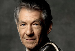 Ian McKellen in <i>Il codice da Vinci</i>” />Non si muove dalla vetta del box office <em>Il codice da Vinci</em>. Il film di Ron Howard, già record di incassi stagionale, per la quinta settimana è infatti il film più visto del weekend. A confermare la staticità estiva delle uscite in sala, al secondo posto si trova un’altra pellicola al cinema da più di un mese, <em>Volver</em>.</p>
<p>Per arrivare alla prima nuova entrata, dobbiamo attendere la sesta posizione, con il deludente <em>Ultraviolet</em>, mentre al settimo posto si trova <em>Due per un delitto</em>, che risulta essere il film più visto come media per sala. In questo senso convincono i film francesi, che piazzano nella top five anche <em>Una top model nel mio letto</em>, che resiste da ben sei settimane e <em>Verso il sud</em>, tredicesimo nella classifica generale. Tra le numerosissime nuove uscite, si segnala il flop di <em>Peperoni ripieni e pesci in faccia</em>, il nuovo film di Lina Wertmuller, che non è arrivato nemmeno ai cinquecento euro per sala.</p>
<p><strong>Box Office</strong> weekend 9 – 11 giugno 2006<br />
<strong>1</strong>   <em>Il codice da Vinci</em>   <strong> 419.631 </strong>   (26.902.103)<br />
<strong>2</strong>   <em>Volver</em>   <strong> 220.566 </strong>   (5.674.931)<br />
<strong>3</strong>   <em>Omen – Il presagio</em>   <strong> 191.507 </strong>   (1.430.009)<br />
<strong>4</strong>   <em>X-men: Conflitto finale</em>   <strong> 170.723 </strong>   (5.216.488)<br />
<strong>5</strong>   <em>Poseidon</em>   <strong> 168.003 </strong>   (2.824.318)<br />
<strong>6</strong>   <em>Ultraviolet</em>   <strong> 156.708 </strong>   (156.708)<br />
<strong>7</strong>   <em>Due per un delitto</em>   <strong> 155.990 </strong>   (155.990)<br />
<strong>8</strong>   <em>Cappuccetto rosso e gli insoliti sospetti</em>   <strong> 111.017 </strong>   (1.163.450)<br />
<strong>9</strong>   <em>Half light</em>   <strong> 110.247 </strong>   (110.247)<br />
<strong>10</strong>   <em>Radio America</em>   <strong> 102.941 </strong>   (917.953)</p>
<p><strong>Altre</strong> nuove uscite<br />
<strong>12</strong> <em>Un pò per caso, un pò per desiderio</em>   <strong> 60.092 </strong><br />
<strong>13</strong> <em>Verso il sud</em>   <strong> 47.729 </strong><br />
<strong>28</strong> <em>Peperoni ripieni e pesci in faccia</em>   <strong> 3.992 </strong><br />
<strong>30</strong> <em>Detective a due ruote</em>   <strong> 3.159 </strong><br />
<strong>33</strong> <em>Hawaii – Oslo</em>   <strong> 2.936 </strong><br />
<strong>36</strong> <em>The yes men</em>   <strong> 2.375 </strong><br />
<strong>43</strong> <em>Beautiful country</em>   <strong> 1.844 </strong><br />
<strong>45</strong> <em>L’isola di ferro</em>   <strong> 1.726 </strong></p>
<p><strong>Media</strong> incassi per sala<br />
<strong>1</strong> <em>Due per un delitto</em>   <strong> 1.695 </strong><br />
<strong>2</strong> <em>The breed</em>   <strong> 1.515 </strong><br />
<strong>3</strong> <em>Una top model nel mio letto</em>   <strong> 1.835 </strong><br />
<strong>4</strong> <em>Ua magica notte d’estate</em>   <strong> 1.176 </strong><br />
<strong>5</strong> <em>Verso il sud</em>   <strong> 1.015 </strong></p>
				<p class=