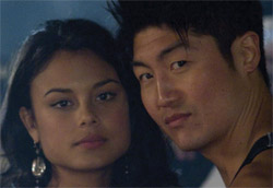 Nathalie Kelley e Brian Tee in <i>Fast and furious: Tokyo drift</i>” /><em>Fast and furious</em> senza rivali. Il terzo film della serie, approfitta anche di un generale rialzo degli incassi, dovuto in gran parte alla fine dei mondiali di calcio, per ottenere un ottimo incasso vista la stagione. Ma il fatto più sorprendente è di vedere al secondo posto, almeno nella media per sala, il primo <em>Fast and furious</em>, riportato per l’occasione al cinema cinque anni dopo la prima uscita.</p>
<p>Dietro al film di Justin Lin, troviamo i leader della scorsa settimana, <em>Silent hill</em> e <em>United 93</em>, seguiti dalla seconda nuova entrata, Vita smeralda, che non è stato il flop che molti prevedevano. Oltre a notare che <em>Il codice da Vinci</em> e <em>Volver</em> resistono nella top ten da nove settimana, si segnala al decimo posto <em>Kyashan – La rinascita</em>, buon risultato per un film scarsamente distribuito. Tutte le altre nuove uscite invece ottengono incassi decisamente bassi, un po’ per una distribuzione debole, un po’ per una qualità davvero scadente.</p>
<p><strong>Box Office</strong> weekend 14 – 16 luglio 2006<br />
<strong>1</strong>   <em>Fast and furious: Tokyo drift</em>   <strong> 905.238 </strong>   (905.238)<br />
<strong>2</strong>   <em>Silent hill</em>   <strong> 404.790 </strong>   (404.790)<br />
<strong>3</strong>   <em>United 93</em>   <strong> 292.097 </strong>   (1.036.569)<br />
<strong>4</strong>   <em>Vita smeralda</em>   <strong> 181.323 </strong>   (181.323)<br />
<strong>5</strong>   <em>La casa sul lago del tempo</em>   <strong> 87.321 </strong>   (911.682)<br />
<strong>6</strong>   <em>Hot movie</em>   <strong> 86.885 </strong>   (1.257.948)<br />
<strong>7</strong>   <em>Il colore del crimine</em>   <strong> 86.633 </strong>   (86.633)<br />
<strong>8</strong>   <em>Il codice da Vinci</em>   <strong> 77.040 </strong>   (28.017.004)<br />
<strong>9</strong>   <em>Volver</em>   <strong> 53.414 </strong>   (6.315.832)<br />
<strong>10</strong>   <em>Kyashan – La rinascita</em>   <strong> 50.354 </strong>   (50.739)</p>
<p><strong>Altre</strong> nuove uscite<br />
<strong>17</strong> <em>Spia + spia – Due superagenti armati fino ai denti</em>   <strong> 15.220 </strong><br />
<strong>21</strong> <em>Il ritorno della scatenata dozzina</em>   <strong> 13.169 </strong><br />
<strong>37</strong> <em>L’antidoto</em>   <strong> 3.268 </strong><br />
<strong>40</strong> <em>Il silenzio intorno</em>   <strong> 2.817 </strong><br />
<strong>49</strong> <em>Tough Enough</em>   <strong> 1.825 </strong></p>
<p><strong>Media</strong> incassi per sala<br />
<strong>1</strong> <em>Fast and furious: Tokyo drift</em>   <strong> 4.739 </strong><br />
<strong>2</strong> <em>Fast and furious</em>   <strong> 3.294 </strong><br />
<strong>3</strong> <em>4-4-2: Il gioco più bello del mondo</em>   <strong> 1.801 </strong><br />
<strong>4</strong> <em>Vita smeralda</em>   <strong> 1.604 </strong><br />
<strong>5</strong> <em>United 93</em>   <strong> 1.467 </strong></p>
				<p class=