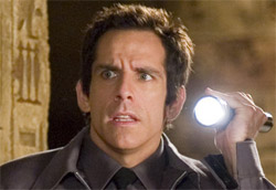 Ben Stiller in <i>Una notte al museo</i>” />Dopo due settimane <em>Manuale d’amore 2 – Capitoli successivi</em> non è più il film più visto nelle sale italiane. È stato infatti superato da <em>Una notte al museo</em>, commedia di Shawn Levy con Ben Stiller che ha totalizzato un incasso davvero notevole e superiore a ogni aspettativa. <em>Manuale d’amore 2</em> rimane comunque al secondo posto, e supera i sedici milioni di euro di incasso totale, così come <em>La ricerca della felicità</em> scala al terzo posto.</p>
<p>Quarta è un’altra nuova entrata, <em>La cena per farli conoscere</em>, mentre entrano nella top ten anche <em>Miss Potter</em> e <em>Vero come la finzione</em>, ma con risultati decisamente più bassi. Appena sotto invece <em>Black book</em>, il nuovo film di Paul Verhoeven.</p>
<p><strong>Box Office</strong> weekend 2-4 febbraio 2006<br />
<strong>1</strong>   <em>Una notte al museo</em>   <strong> 3.642.050 </strong>   (3.642.050)<br />
<strong>2</strong>   <em>Manuale d’amore 2 – Capitoli successivi</em>   <strong> 2.074.261 </strong>   (16.460.032)<br />
<strong>3</strong>   <em>La ricerca della felicità</em>   <strong> 1.208.158 </strong>   (13.651.097)<br />
<strong>4</strong>   <em>La cena per farli conoscere</em>   <strong> 1.051.250 </strong>   (1.051.250)<br />
<strong>5</strong>   <em>The blood diamond</em>   <strong> 918.883 </strong>   (2.647.370)<br />
<strong>6</strong>   <em>Step up</em>   <strong> 907.848 </strong>   (2.656.622)<br />
<strong>7</strong>   <em>Miss Potter</em>   <strong> 178.689 </strong>   (178.689)<br />
<strong>8</strong>   <em>Bobby</em>   <strong> 170.409 </strong>   (1.098.485)<br />
<strong>9</strong>   <em>Rocky Balboa</em>   <strong> 129.468 </strong>   (6.387.187)<br />
<strong>10</strong>   <em>Vero come la finzione</em>   <strong> 119.633 </strong>   (119.633)</p>
<p><strong>Altre</strong> nuove uscite<br />
<strong>12</strong> <em>Black book</em>   <strong> 104.344 </strong></p>
<p><strong>Media</strong> incassi per sala<br />
<strong>1</strong> <em>Una notte al museo</em>   <strong> 7.732 </strong><br />
<strong>2</strong> <em>Manuale d’amore 2 – Capitoli successivi</em>   <strong> 4.198 </strong><br />
<strong>3</strong> <em>La cena per farli conoscere</em>   <strong> 4.012 </strong><br />
<strong>4</strong> <em>Step up</em>   <strong> 3.814 </strong><br />
<strong>5</strong> <em>La ricerca della felicità</em>   <strong> 3.563 </strong></p>
				<p class=