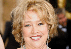 Kathy Bates torna con Di Caprio e la Winslet