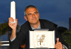 Laurent Cantet con la Palma d'Oro conquistata per Entre le murs