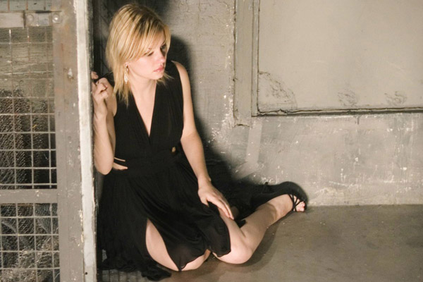 Elisha Cuthbert in Captivity