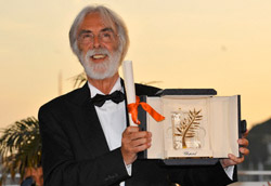 Michael Haneke con la Palma d'oro appena conquistata a Cannes