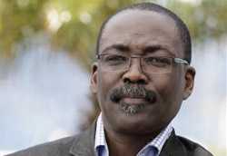 Mahamat-Saleh Haroun durante il photo call del suo film a Cannes
