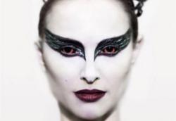 Natalie Portman nella locandina di Black Swan