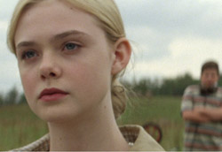 Elle Fanning in una scena di Super 8